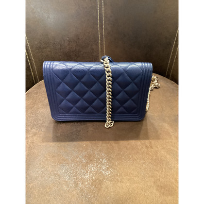 Chanel Boy Wallet on Chain Leer in Blauw