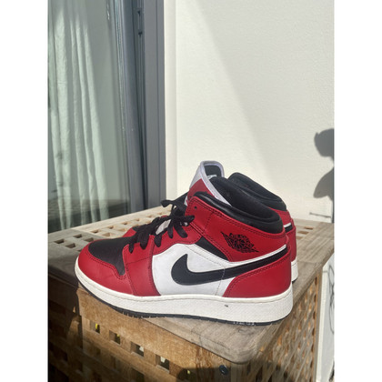 Nike Sneaker in Rosso