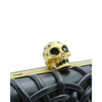 Alexander McQueen Skull Box Clutch. Leer in Zwart
