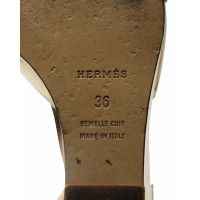 Hermès Wedges Leather in Gold