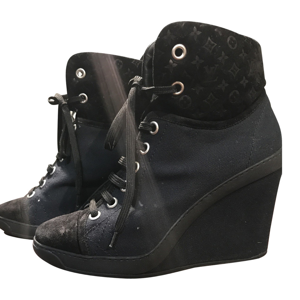 Louis Vuitton Ankle boot with plateau - Buy Second hand Louis Vuitton Ankle boot with plateau ...