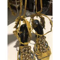 Emilio Pucci Pumps/Peeptoes Suede in Yellow