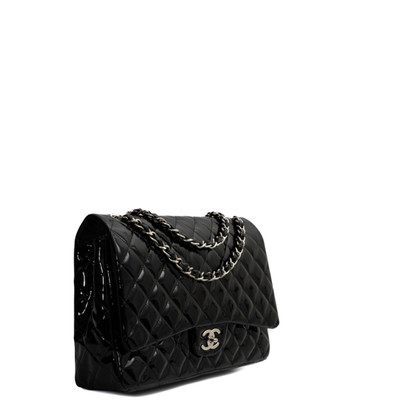 Chanel Classic Flap Bag Jumbo aus Leder in Schwarz