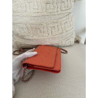Chanel 19 Wallet On Chain aus Leder in Orange
