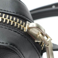 Calvin Klein Umhängetasche aus Leder in Schwarz