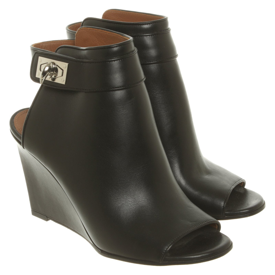 Givenchy Wedges aus Leder in Schwarz