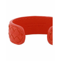 Bottega Veneta Armreif/Armband aus Leder in Rot