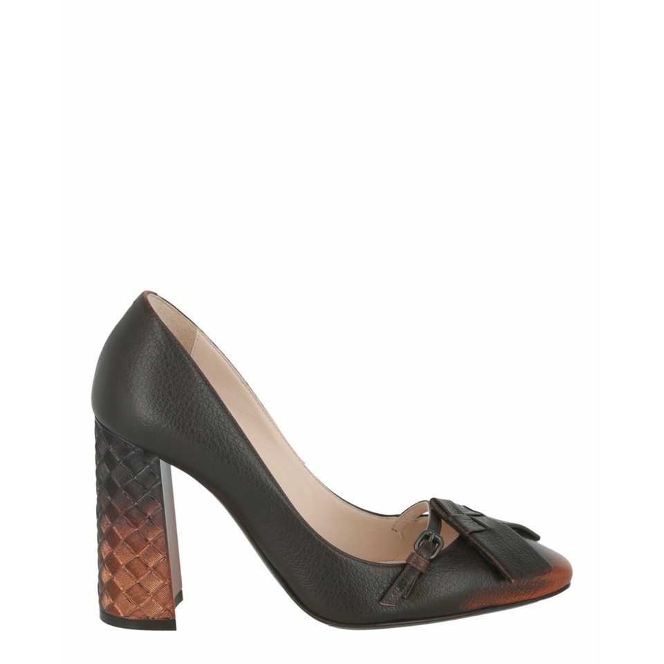 Bottega Veneta Pumps/Peeptoes aus Leder in Braun