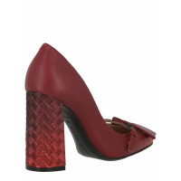 Bottega Veneta Pumps/Peeptoes aus Leder in Rot