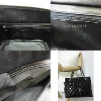 Chanel Shopping Tote en Cuir verni en Noir
