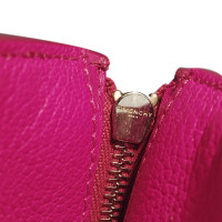 Givenchy Umhängetasche aus Leder in Rosa / Pink