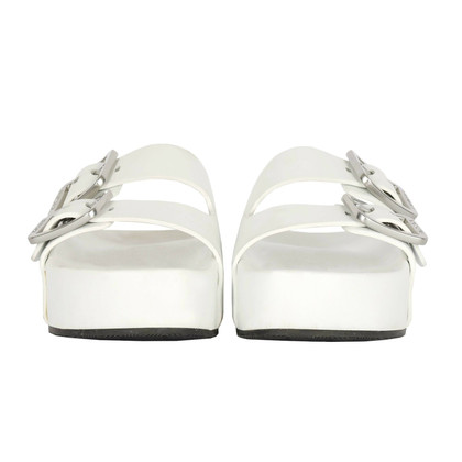 Balenciaga Sandalen aus Leder in Weiß
