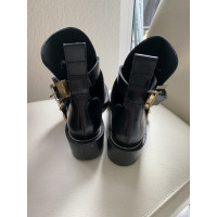 Balenciaga Ankle boots Leather in Black