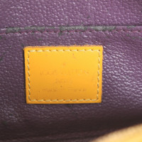 Louis Vuitton Täschchen/Portemonnaie aus Leder in Gelb