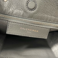Balenciaga Papier aus Leder in Grau