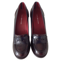 Tommy Hilfiger Pumps/Peeptoes Leather in Bordeaux