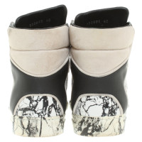 Balenciaga Sneakers mit Marmor-Print