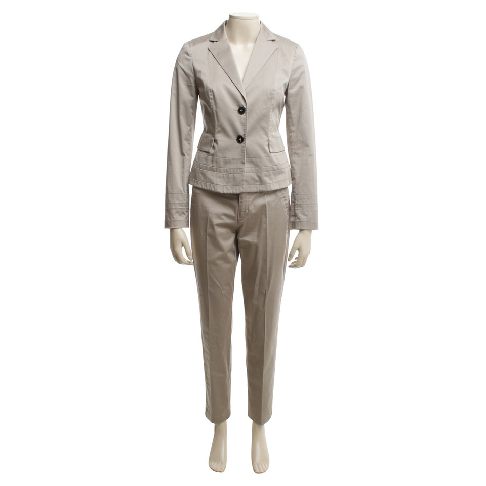 Hugo Boss Trousers in beige