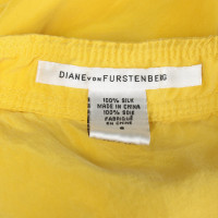 Diane Von Furstenberg Rock aus Seide in Gelb