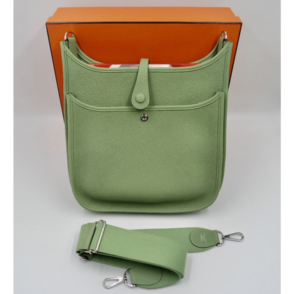 Hermès Evelyne PM 29 Leather in Green