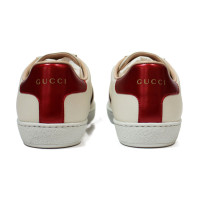 Gucci Sneakers aus Leder in Creme