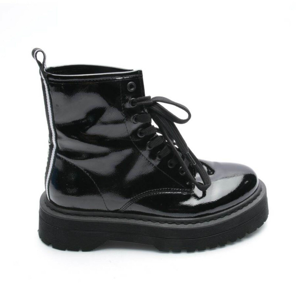 Armani Exchange Stiefeletten aus Leder in Schwarz