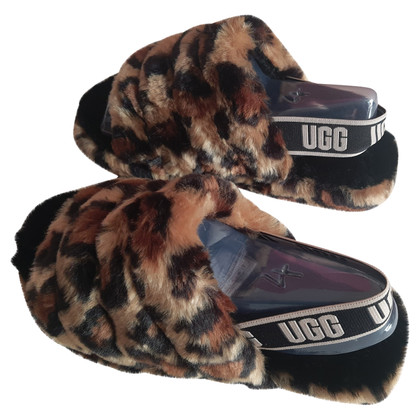 Ugg Australia Sandalen aus Pelz in Braun