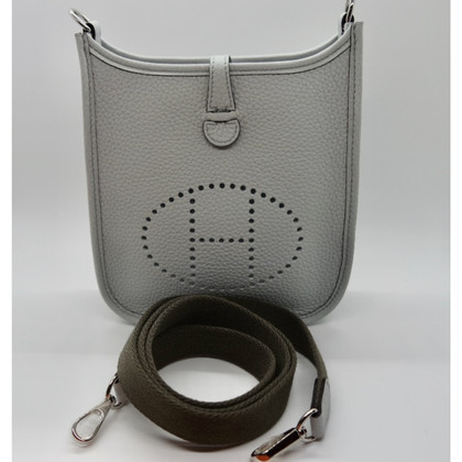 Hermès Evelyne TPM 16 Leather