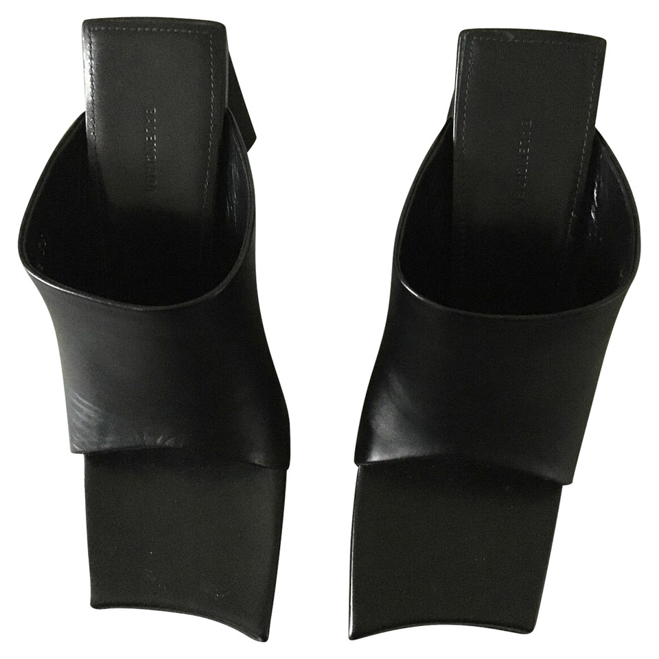 Balenciaga Sandals Leather in Black