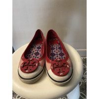 Tory Burch Slippers/Ballerina's in Rood