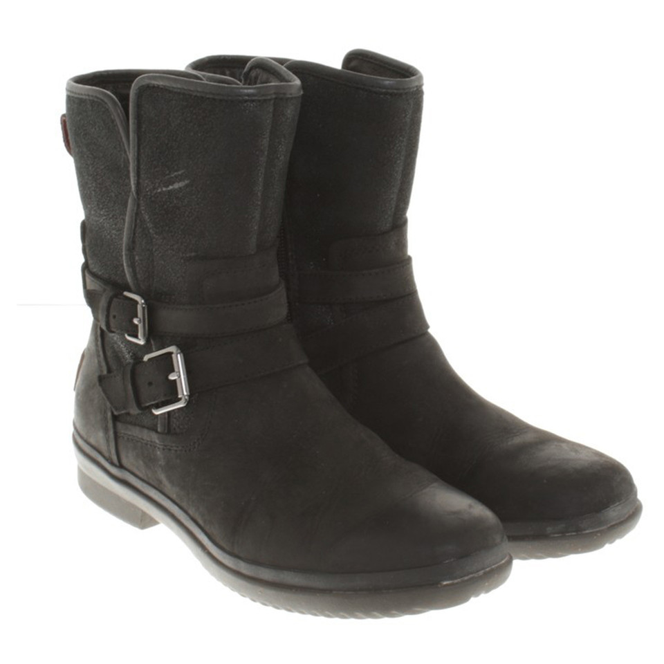 Ugg Australia Leather boots in black