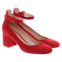 Gianvito Rossi Pumps/Peeptoes Leather in Red