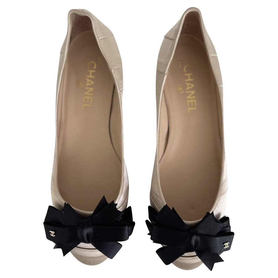 Chanel Slippers/Ballerinas Silk in Cream