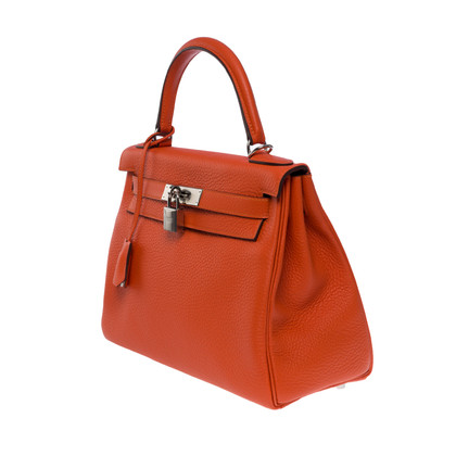 Hermès Kelly Bag 28 Leather in Orange