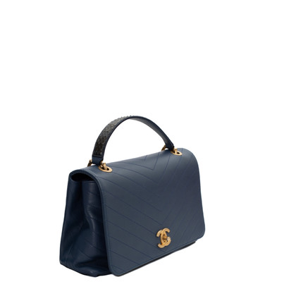 Chanel Top Handle Flap Bag in Pelle in Blu