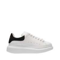 Alexander McQueen Sneakers aus Leder in Weiß