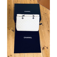 Chanel Grand  Shopping Tote en Cuir en Blanc