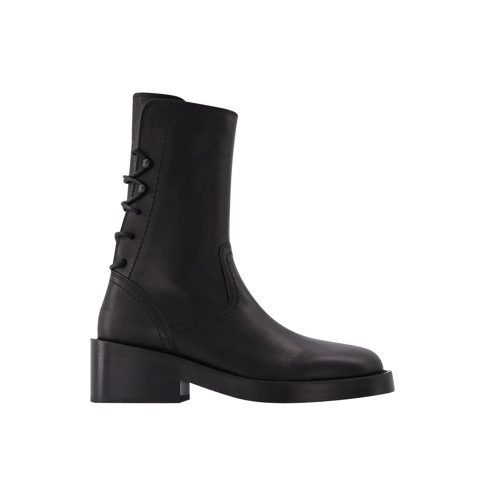 Ann Demeulemeester Ankle boots Leather in Black