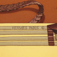 Hermès Echarpe/Foulard en Soie en Marron