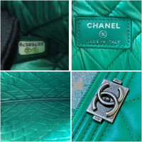 Chanel Clutch en Cuir en Vert