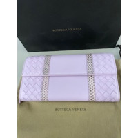 Bottega Veneta Flap Wallet long in Pelle in Viola