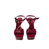 Casadei Chaussures compensées en Cuir en Rose/pink