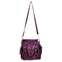 Miu Miu Handtasche aus Leder in Violett