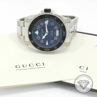 Gucci Armbanduhr in Blau
