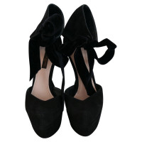 Louis Vuitton Pumps/Peeptoes Suede in Black