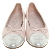 Chanel Slippers/Ballerina's Leer in Huidskleur