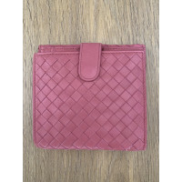 Bottega Veneta Bi-Fold Wallet Leather in Pink