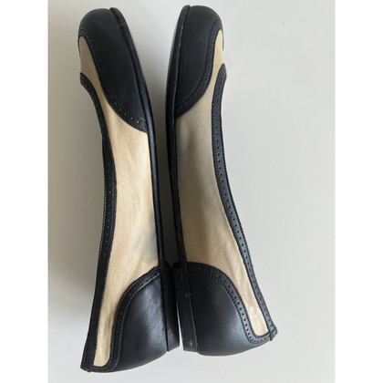 Bottega Veneta Slippers/Ballerinas Leather in Beige