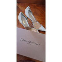 Gianvito Rossi Pumps/Peeptoes aus Leder in Weiß