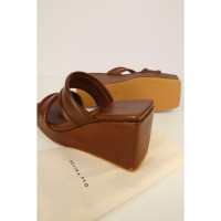 Rejina Pyo Pumps/Peeptoes Leather in Brown